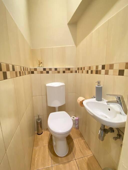 Orangehomes One Bedroom Comfy Apartment ブダペスト エクステリア 写真